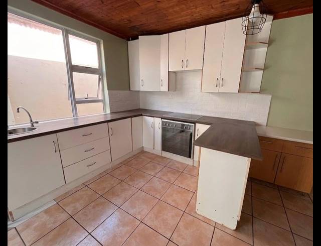 5 BEDROOM FREESTANDING FOR SALE IN QUIGNEY